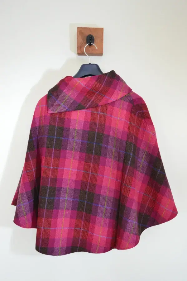 Poncho de lana Mucros