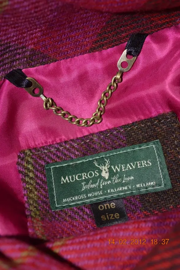 Poncho de lana Mucros