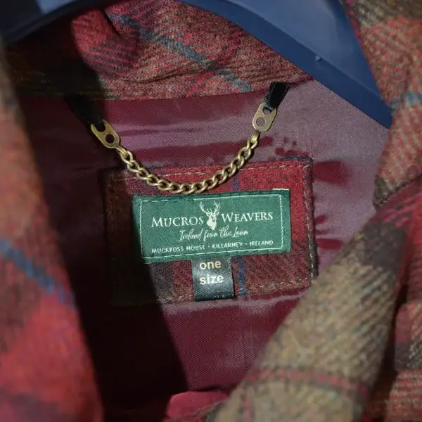Poncho de lana Mucros