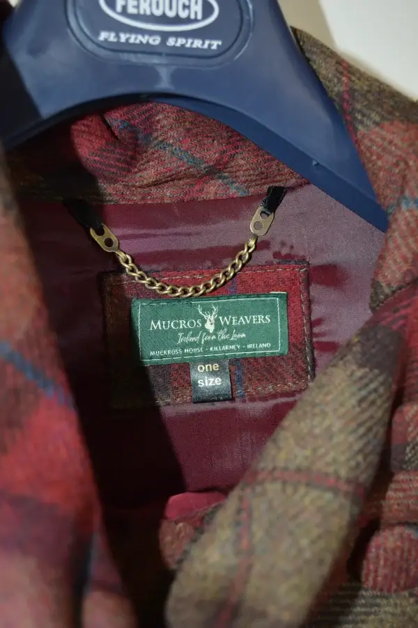 Poncho de lana Mucros